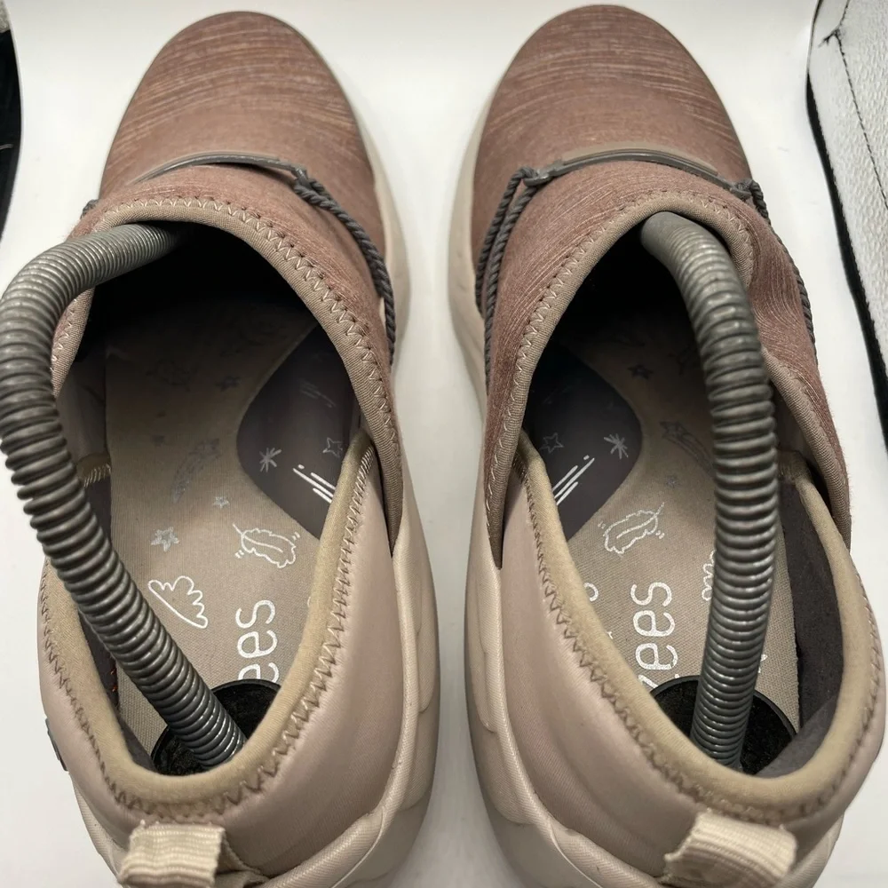 Bzees Zing women’s Brown Slip-On platform loafers size 11